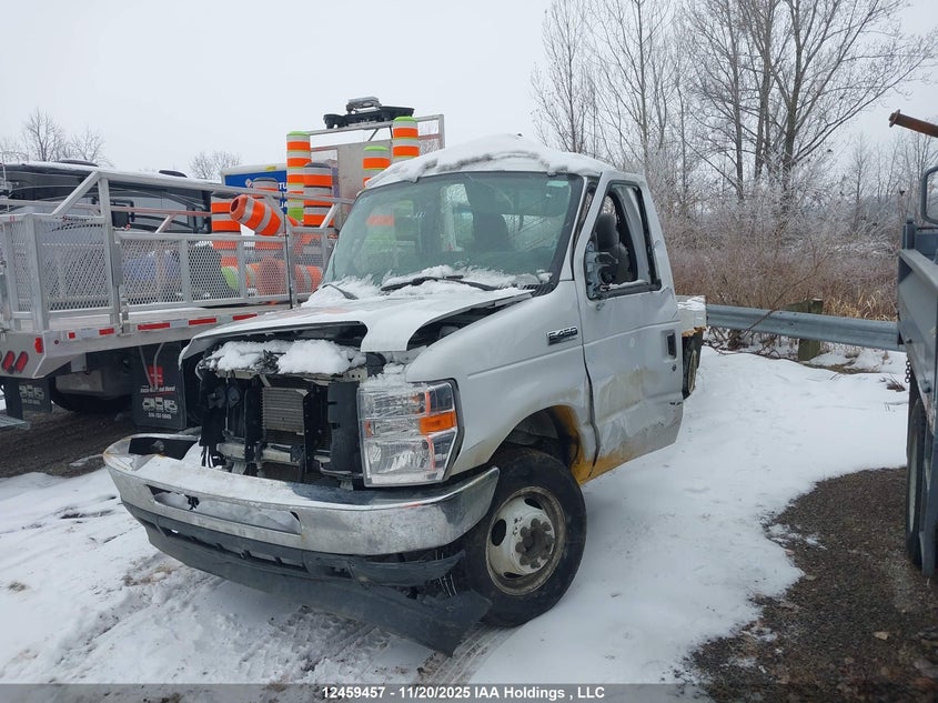 1FDXE4FN2SDD03380 2025 FORD ECONOLINE photo no. 2