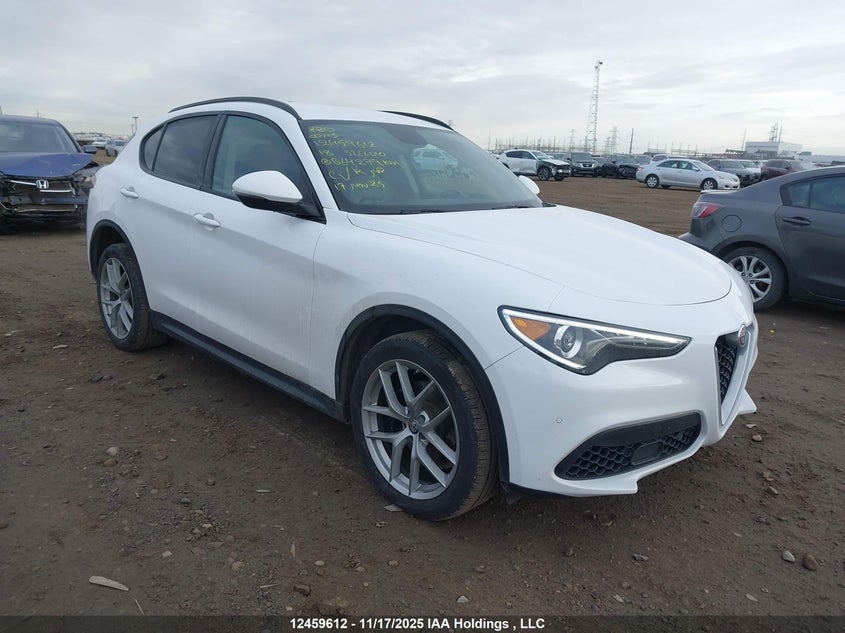 ZASFAKPN3J7B64279 2018 ALFA ROMEO STELVIO photo no. 24