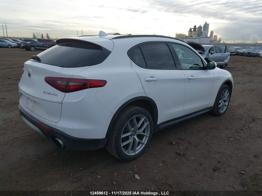 ZASFAKPN3J7B64279 2018 ALFA ROMEO STELVIO photo no. 4