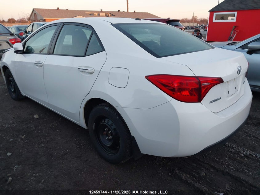 2T1BURHE3JC020123 2018 TOYOTA COROLLA photo no. 3