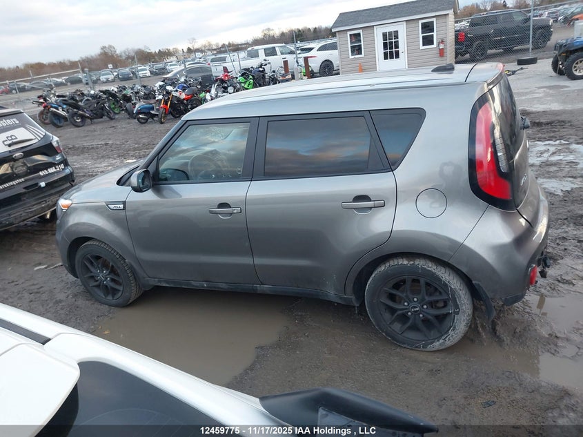 KNDJN2A28J7527908 2018 KIA SOUL photo no. 15