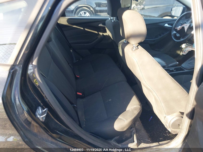 2015 Ford Focus Se VIN: 1FADP3K22FL370800 Lot: 12459903