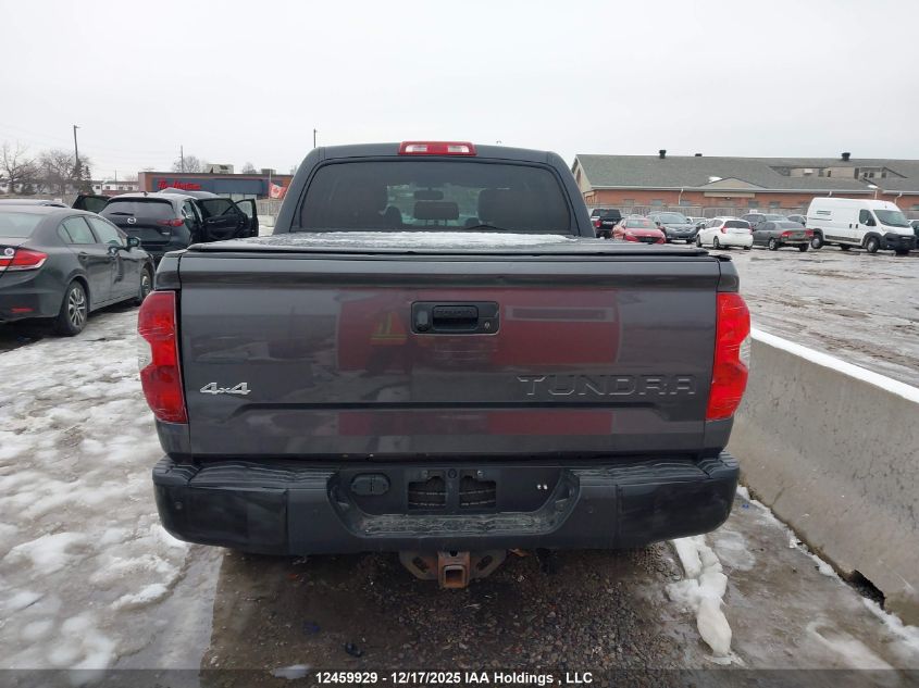 2017 Toyota Tundra Platinum 5.7L V8 VIN: 5TFAY5F10HX671729 Lot: 12459929