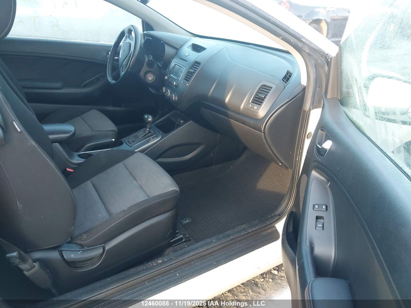 KNAFX6A83G5481644 2016 KIA FORTE photo no. 5