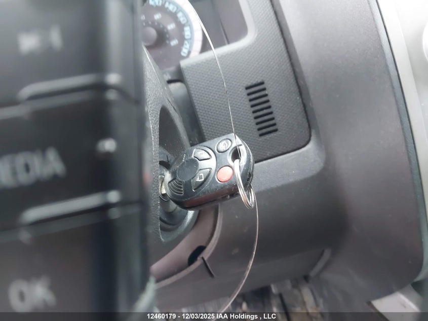 1FWCU0DG7AKA28002 2010 FORD ESCAPE photo no. 11
