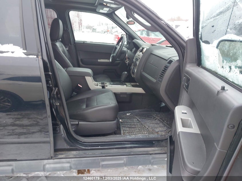 1FWCU0DG7AKA28002 2010 FORD ESCAPE photo no. 5