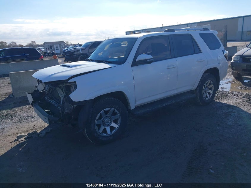 JTEBU5JR1F5220200 2015 TOYOTA 4RUNNER photo no. 2