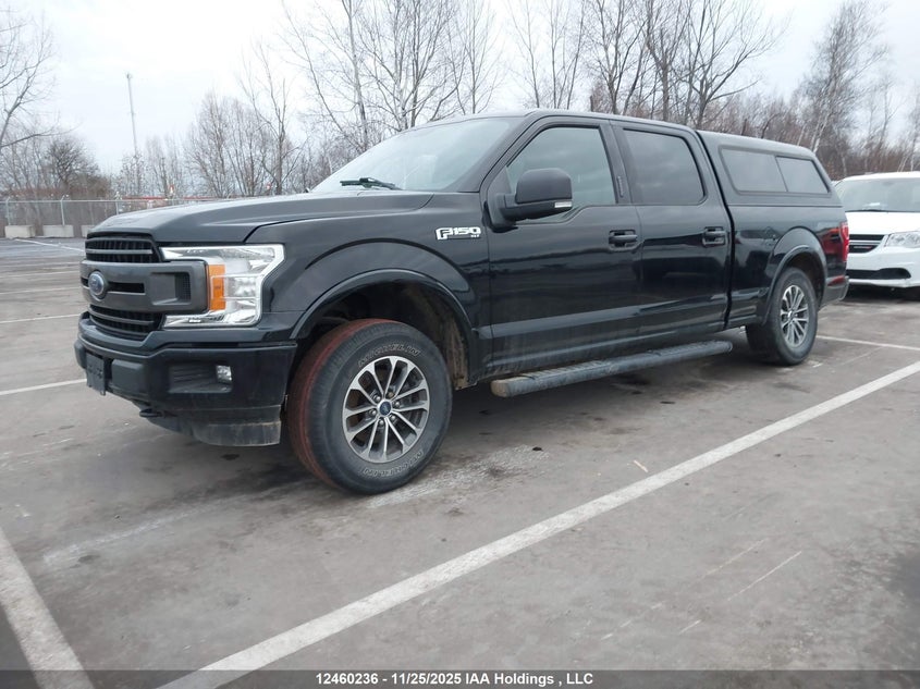 1FTFW1E59JFC49432 2018 FORD F-150 photo no. 2