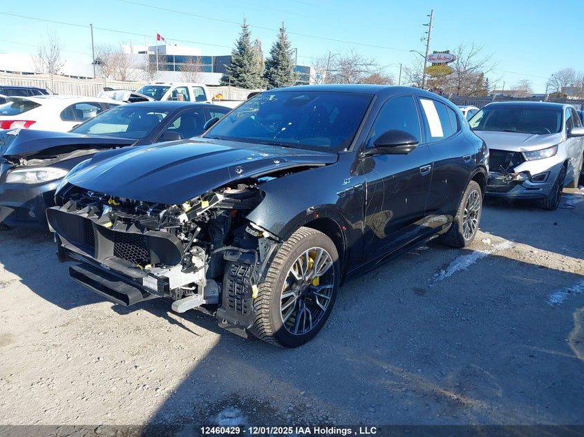ZN682AVA3P7416466 2023 MASERATI GRECALE photo no. 2