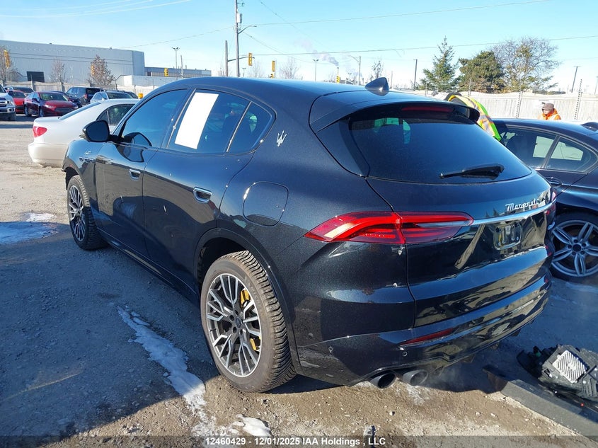 ZN682AVA3P7416466 2023 MASERATI GRECALE photo no. 3