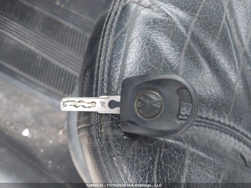 2000 Volkswagen Passat Glx VIN: WVWDD23B6YE388803 Lot: 12460532