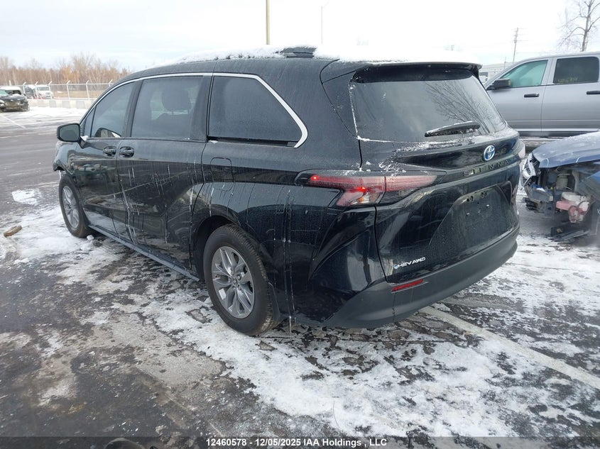 5TDGSKFC3SS178734 2025 TOYOTA SIENNA photo no. 3
