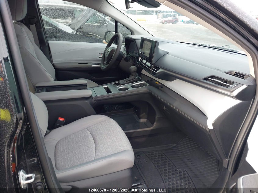 5TDGSKFC3SS178734 2025 TOYOTA SIENNA photo no. 5