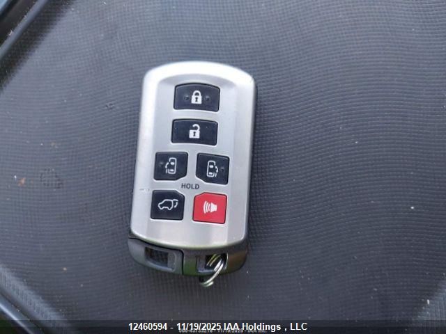 2018 Toyota Sienna Xle/Xle Premium/Limited/Limited Premium VIN: 5TDDZ3DC7JS208565 Lot: 12460594