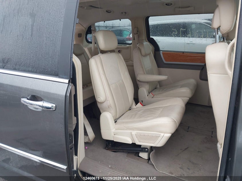 2010 Chrysler Town & Country Limited VIN: 2A4RR6DX2AR457823 Lot: 12460675