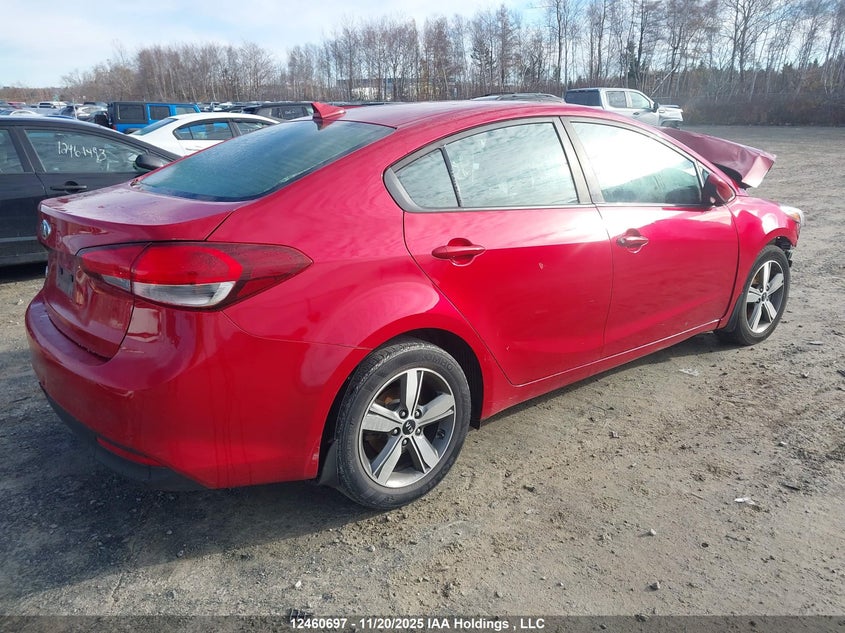 3KPFL4A71JE213939 2018 KIA FORTE photo no. 4