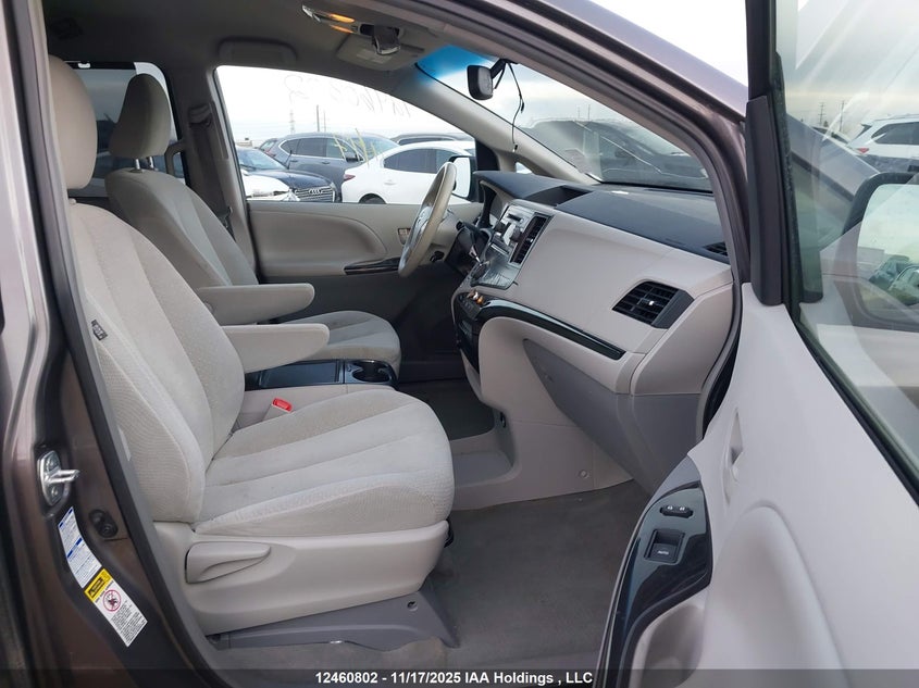 5TDJK3DC5ES089444 2014 TOYOTA SIENNA photo no. 5