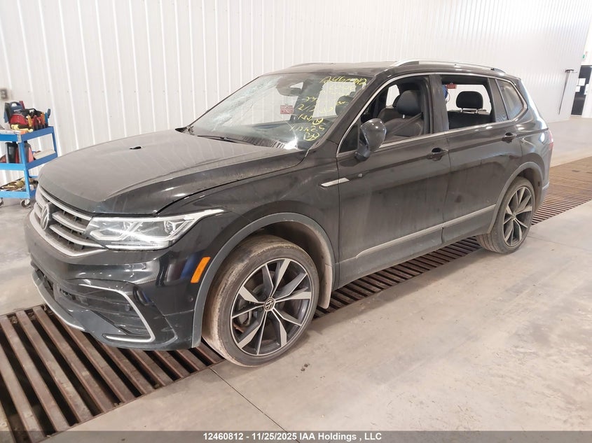 3VV4B7AX5PM131451 2023 VOLKSWAGEN TIGUAN photo no. 2