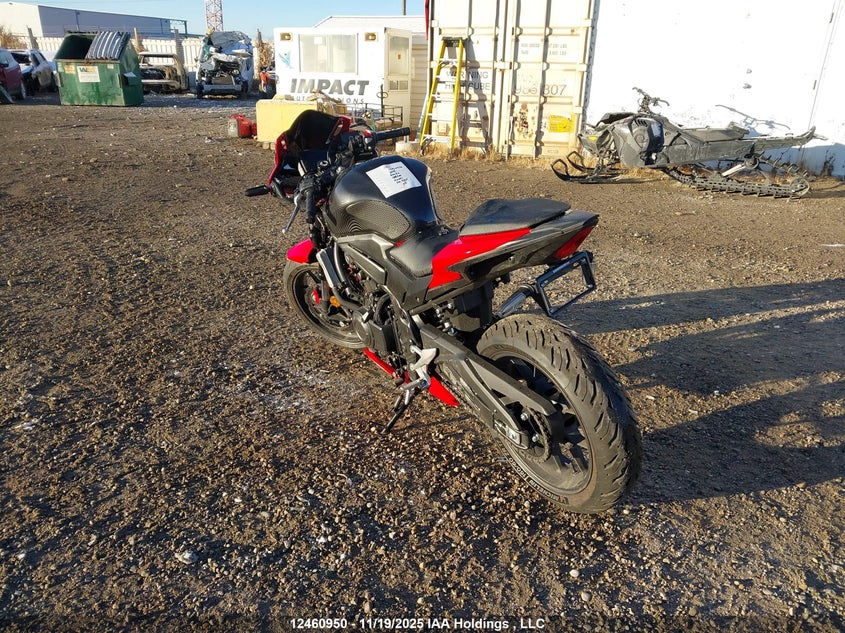 MLHPC7063S5100082 2025 HONDA CBR photo no. 3