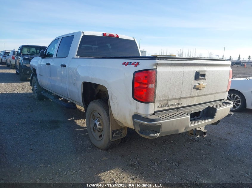 1GC1KUEG0JF274793 2018 CHEVROLET SILVERADO photo no. 3