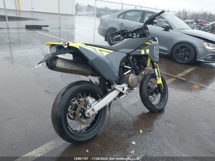 VBKUSV402RM763368 2024 HUSQVARNA 701 photo no. 4