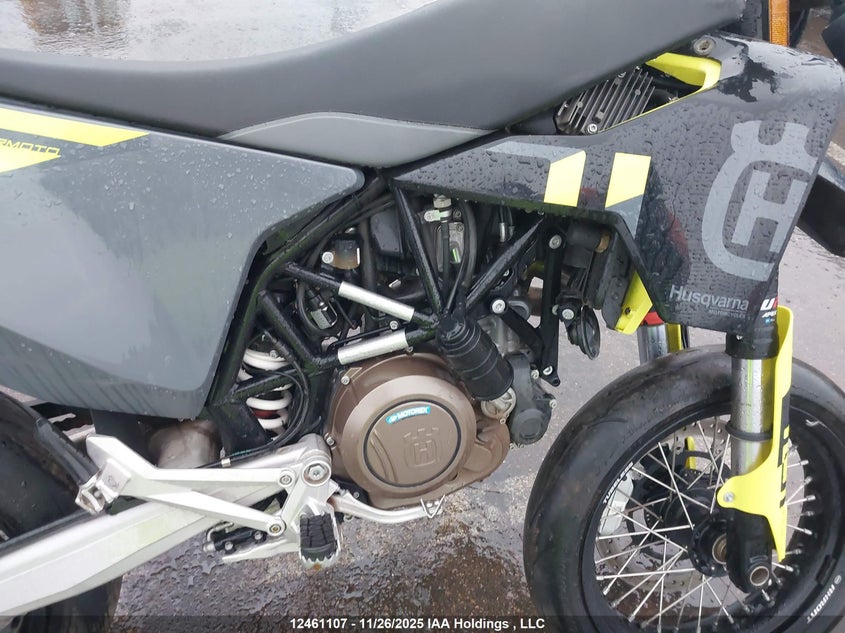 VBKUSV402RM763368 2024 HUSQVARNA 701 photo no. 8