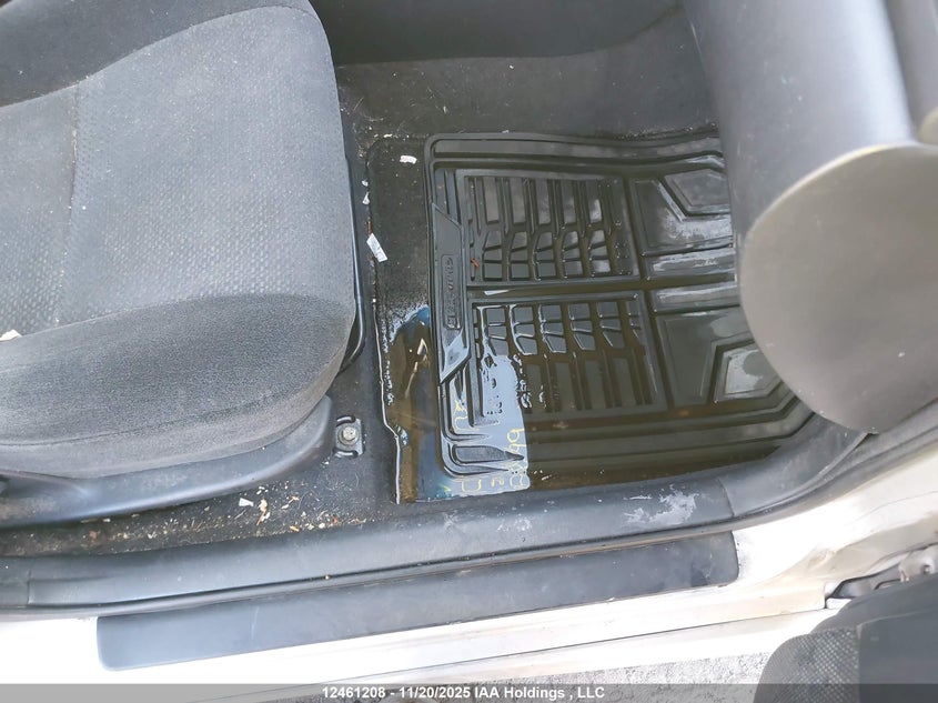 2003 Toyota Corolla Ce/Le/Sport VIN: 2T1BR32E83C740303 Lot: 12461208