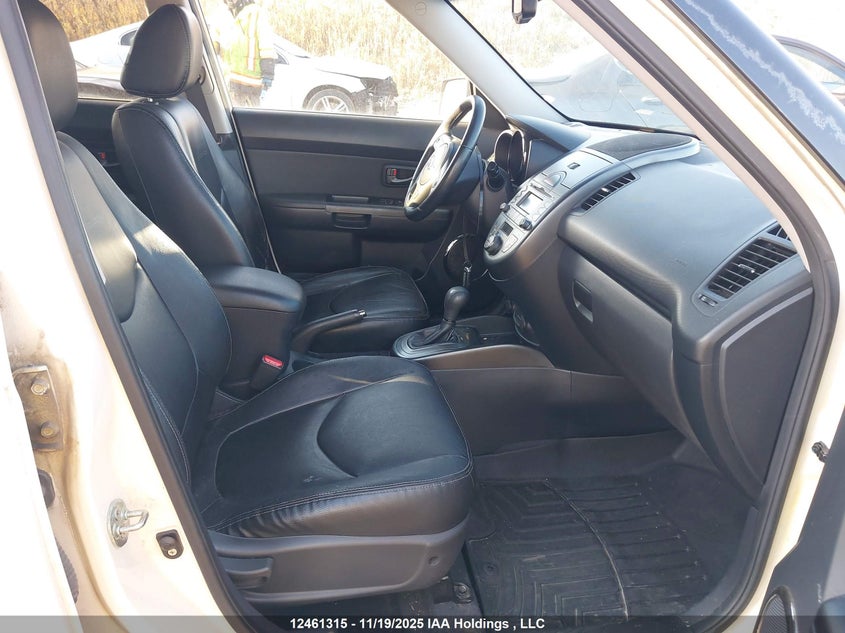 KNDJT2A26B7342649 2011 KIA SOUL photo no. 5