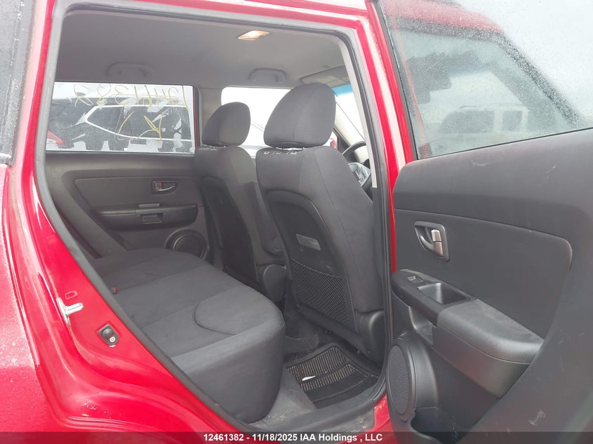 2011 Kia Soul 2.0L 2U/2.0L 4U/2.0L 4U Burner/2.0L 4U Luxury/2.0L 4U Retro/2.0L 4U Sx VIN: KNDJT2A26B7211351 Lot: 12461382