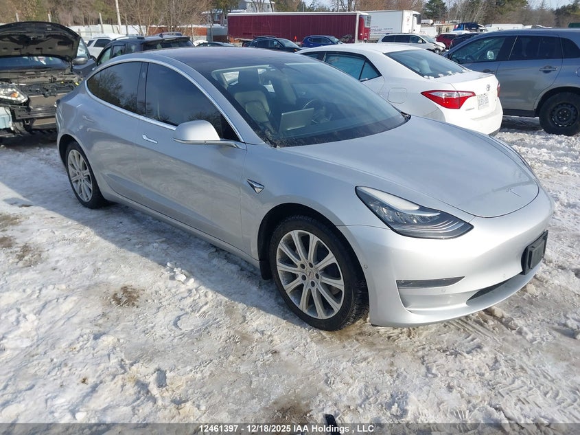 5YJ3E1EAXJF095823 2018 Tesla Model 3 auction photo 1