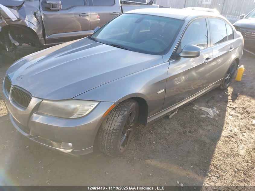 WBAPG7C59BA928457 2011 BMW 3ER photo no. 2
