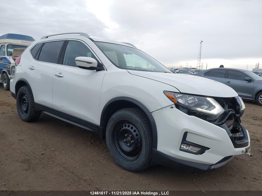 5N1AT2MV4HC765957 2017 NISSAN ROGUE photo no. 2