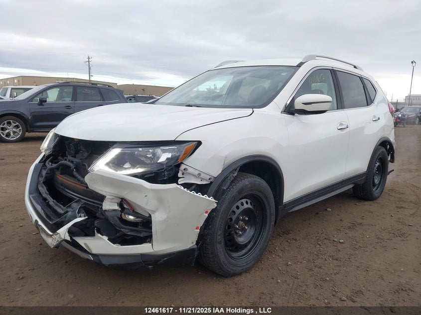 5N1AT2MV4HC765957 2017 NISSAN ROGUE photo no. 2