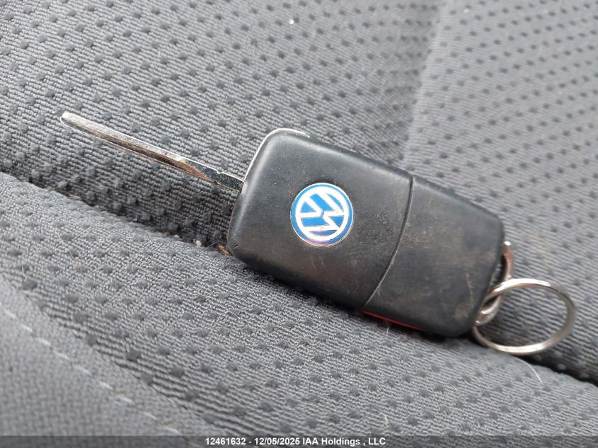 2008 Volkswagen Rabbit VIN: WVWDA71KX8W157843 Lot: 12461632