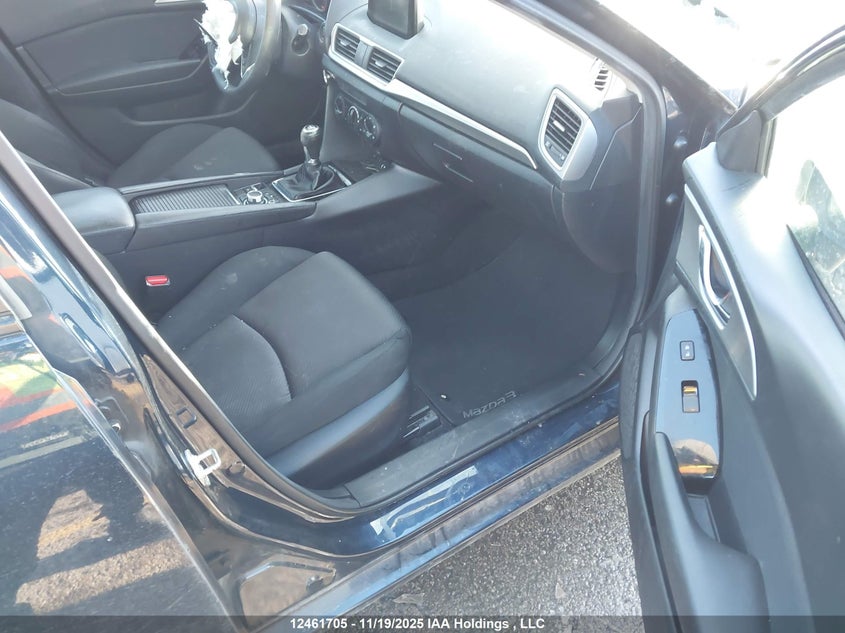 3MZBN1U76JM236235 2018 MAZDA 3 photo no. 5