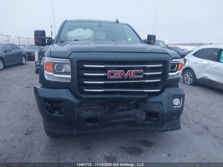 1GT12TEG1JF167570 2018 GMC SIERRA photo no. 13