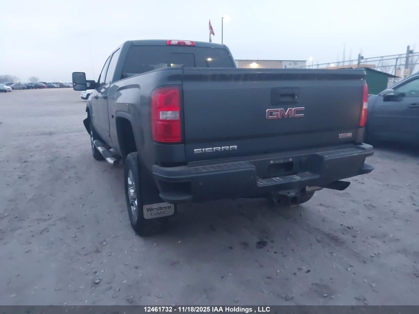 1GT12TEG1JF167570 2018 GMC SIERRA photo no. 3