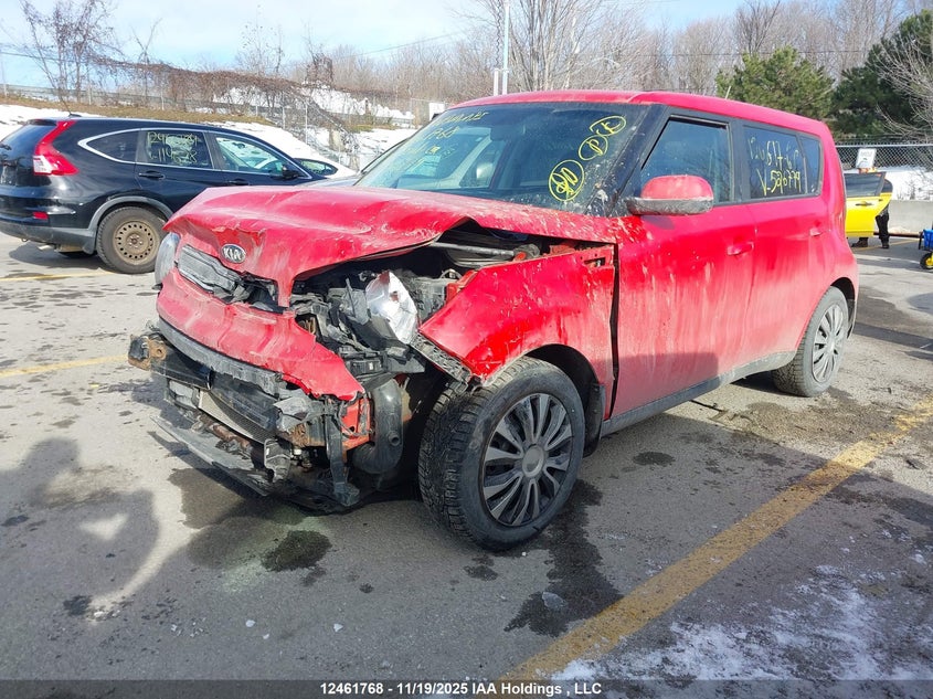 KNDJN2A27J7526779 2018 KIA SOUL photo no. 2