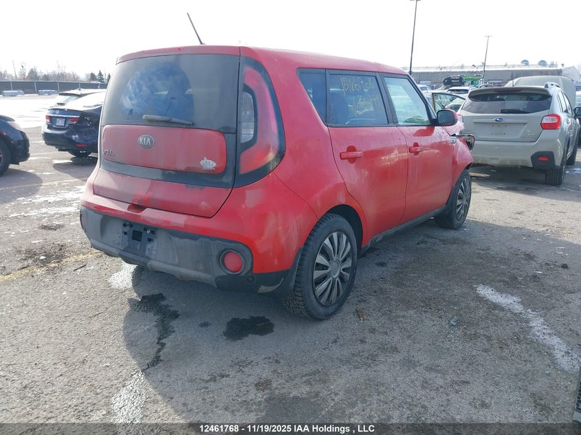 KNDJN2A27J7526779 2018 KIA SOUL photo no. 4