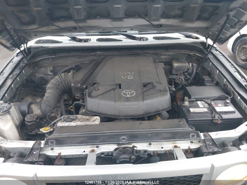 JTEBU11F270025266 2007 TOYOTA FJ CRUISER photo no. 10