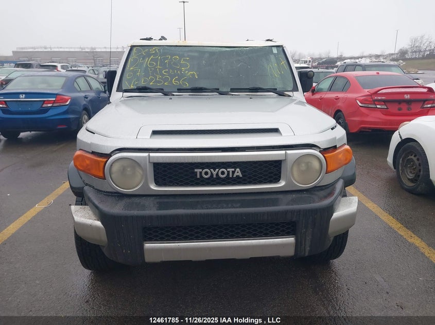 JTEBU11F270025266 2007 TOYOTA FJ CRUISER photo no. 12