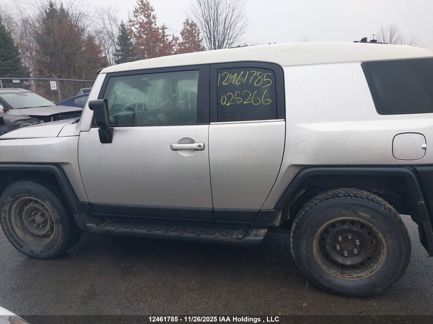 JTEBU11F270025266 2007 TOYOTA FJ CRUISER photo no. 14