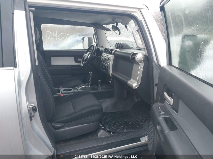 JTEBU11F270025266 2007 TOYOTA FJ CRUISER photo no. 5