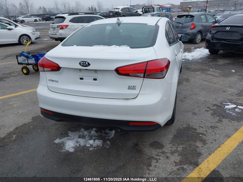 2018 Kia Forte VIN: 3KPFL4A7XJE230061 Lot: 12461805