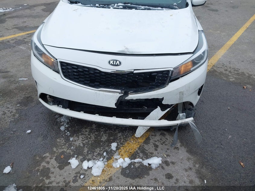 2018 Kia Forte VIN: 3KPFL4A7XJE230061 Lot: 12461805