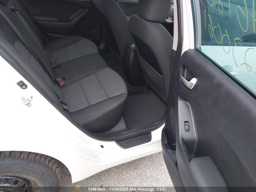 2018 Kia Forte VIN: 3KPFL4A7XJE230061 Lot: 12461805