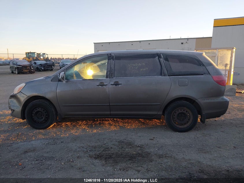 5TDZA29C64S018518 2004 TOYOTA SIENNA photo no. 14