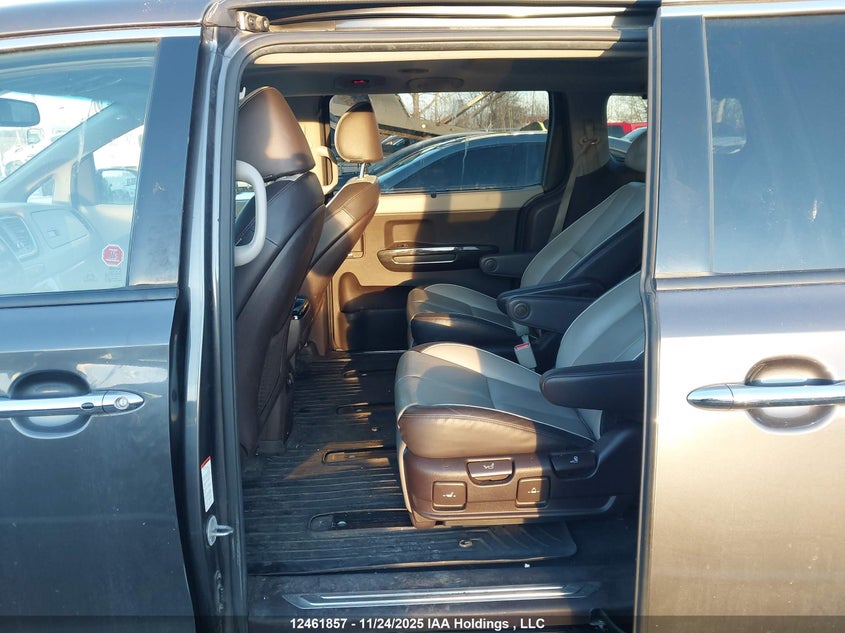 2018 Kia Sedona VIN: KNDME5C17J6369117 Lot: 12461857