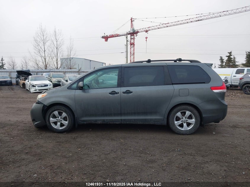 5TDZK3DC6BS107187 2011 TOYOTA SIENNA photo no. 14