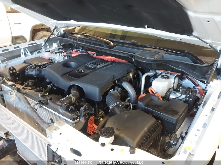 2025 Toyota Tundra Hybrid Capstone 4X4 VIN: 5TFVC5DB1SX105419 Lot: 12414445X